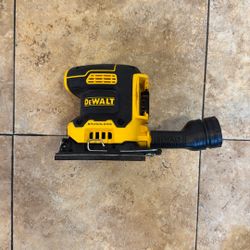 DEWALT 20V MAX XR Cordless Brushless 1/4 Sheet Variable Speed Sander (Tool Only)