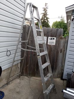 Gorilla Ladder 225 Lb Step Stool 