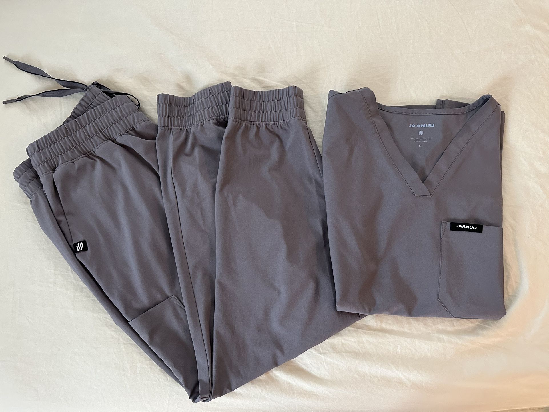 JAANUU Scrubs Set medium