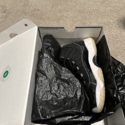 AIR JORDAN 11