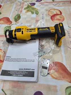 New Dewalt drywall cutout tool and screwgun combo, tools only