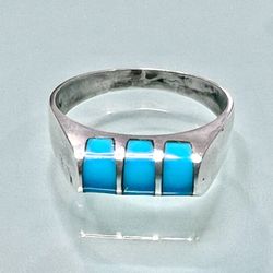 Navajo Sterling Silver Blue Turquoise Ladies Ring  “BEAUTIFUL”