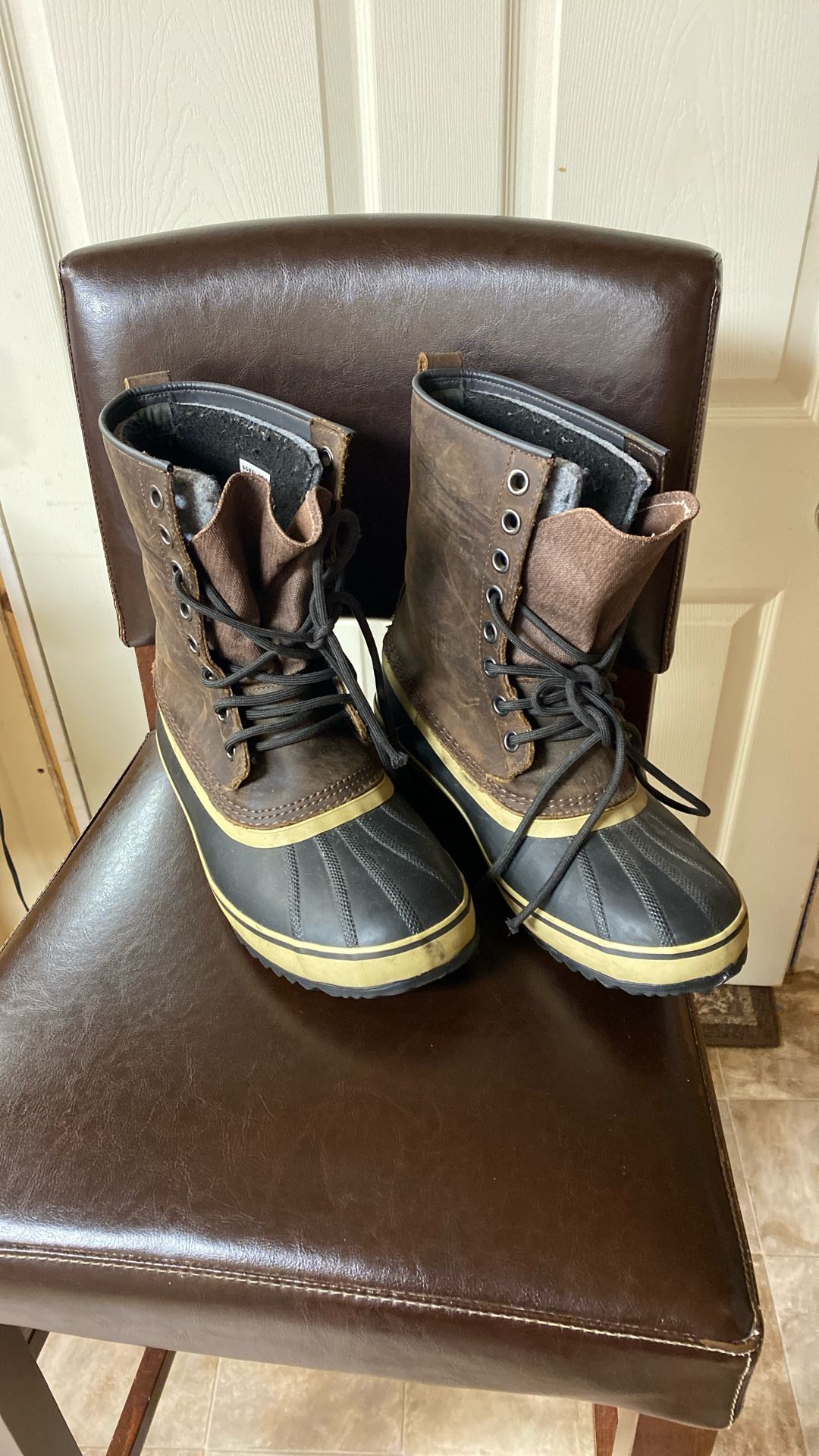 Sorel Men’s Leather Boots 9.5