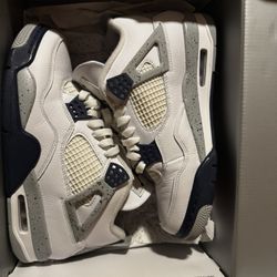 Midnight Navy Jordan 4’s Sz 7.5