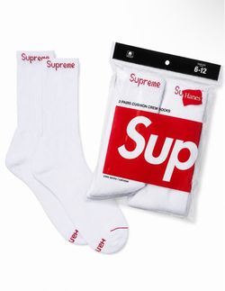 Supreme x Hanes White Crew Socks — 2 Pairs