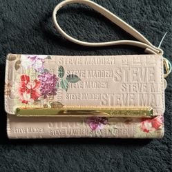 Steve Madden Wristlet