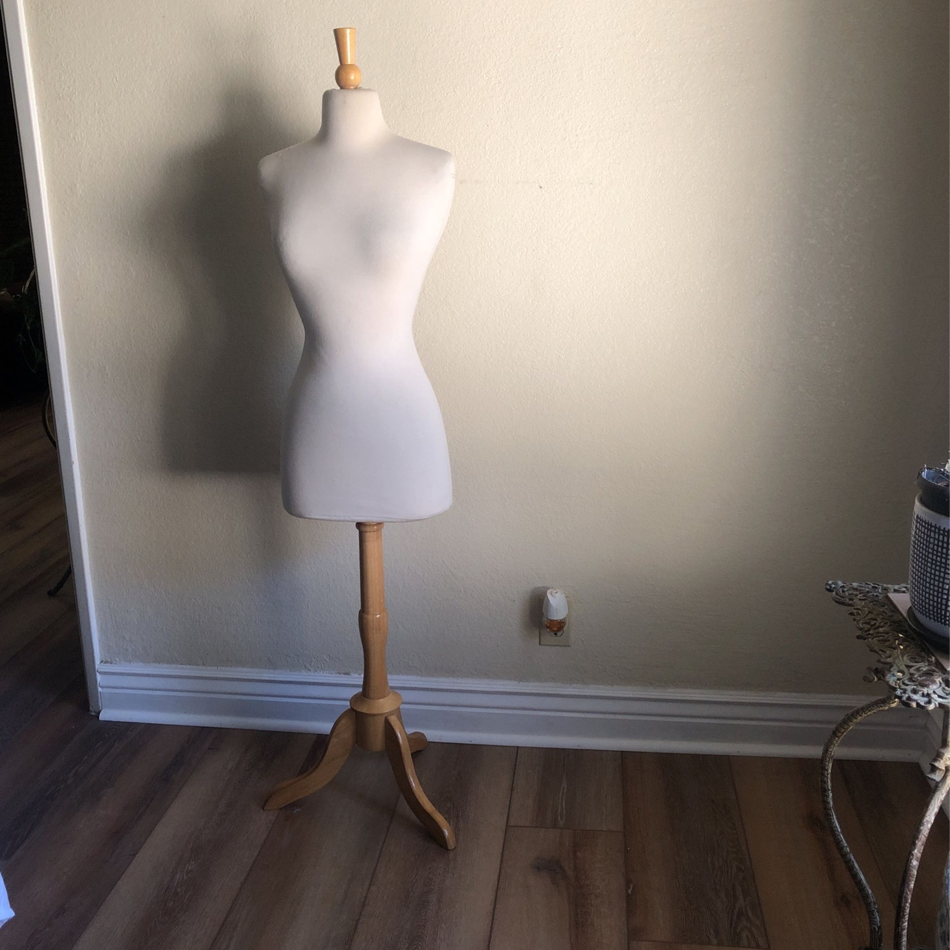 Dress Mannequin for Sale in Reedley, CA OfferUp