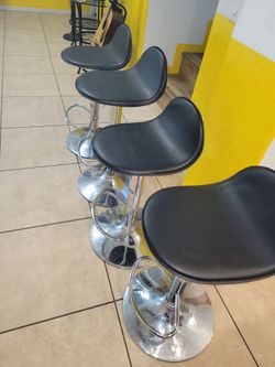 4 bar stools