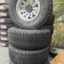 Vendo un set de rines nuevos  con llantas BFgoodrich 315/70:17