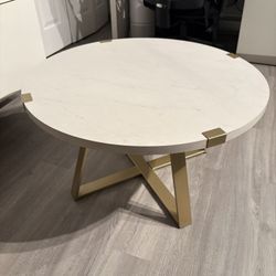 Round coffee table