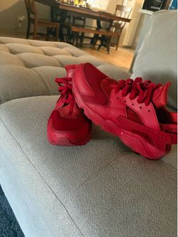 Nike, air huarache  size  9.5  $$ 40
