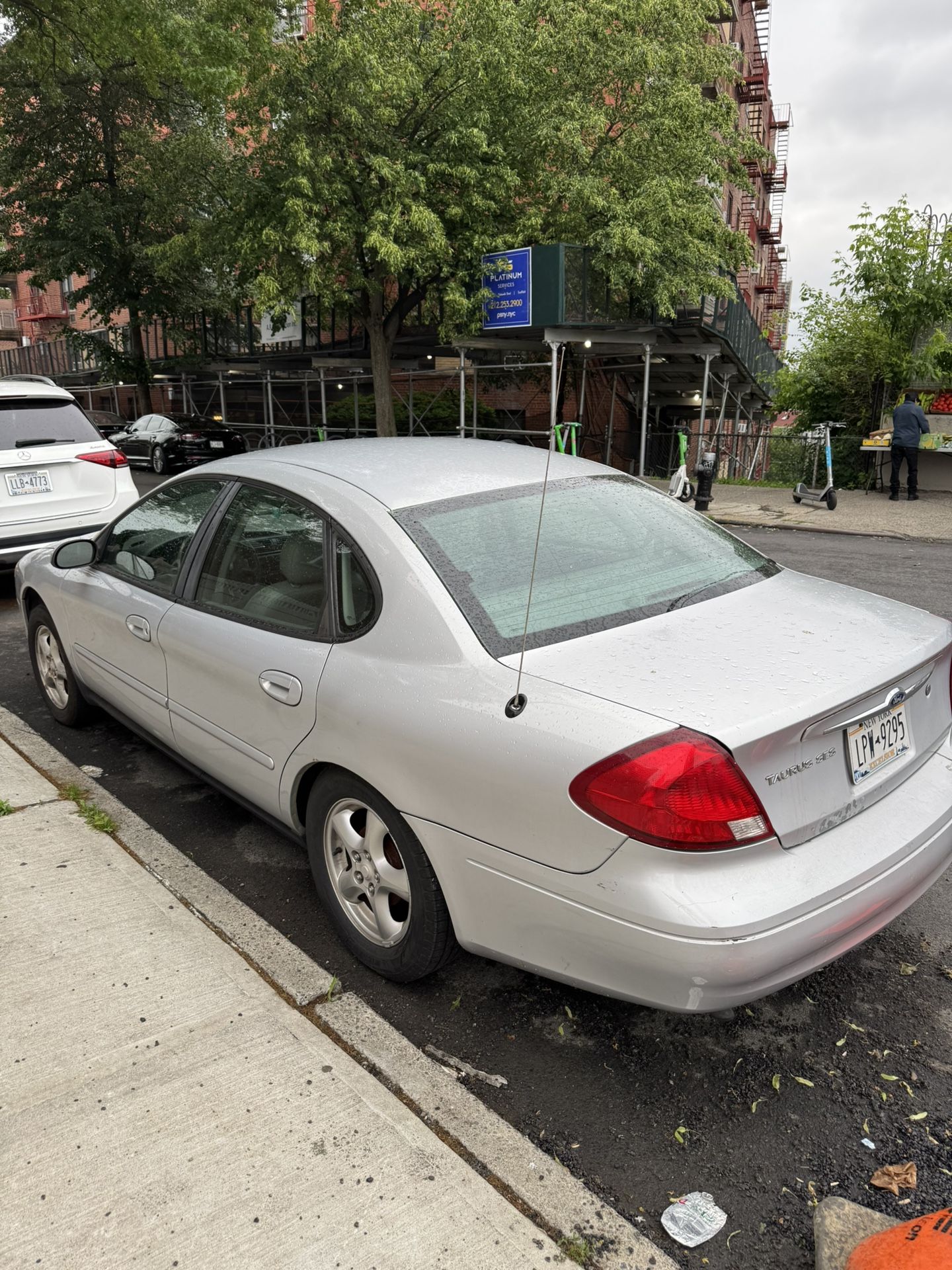 2002 Ford Taurus