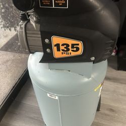 MCGRAW 20 Gallon 135 psi. AIR COMPRESSOR BARELY USED