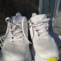 Women’s Hoka Clifton 9 Sneakers 