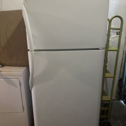Refrigerator Works Great We Sell All The Time