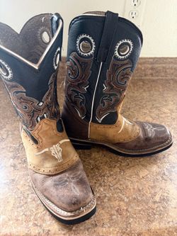 Boots size 7