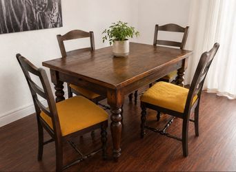 Solid Wood Dining Table + 4 Chairs Includes extension leaves
