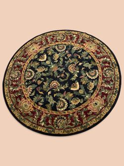 9'6" Round Hand-Tufted Floral Area Rug