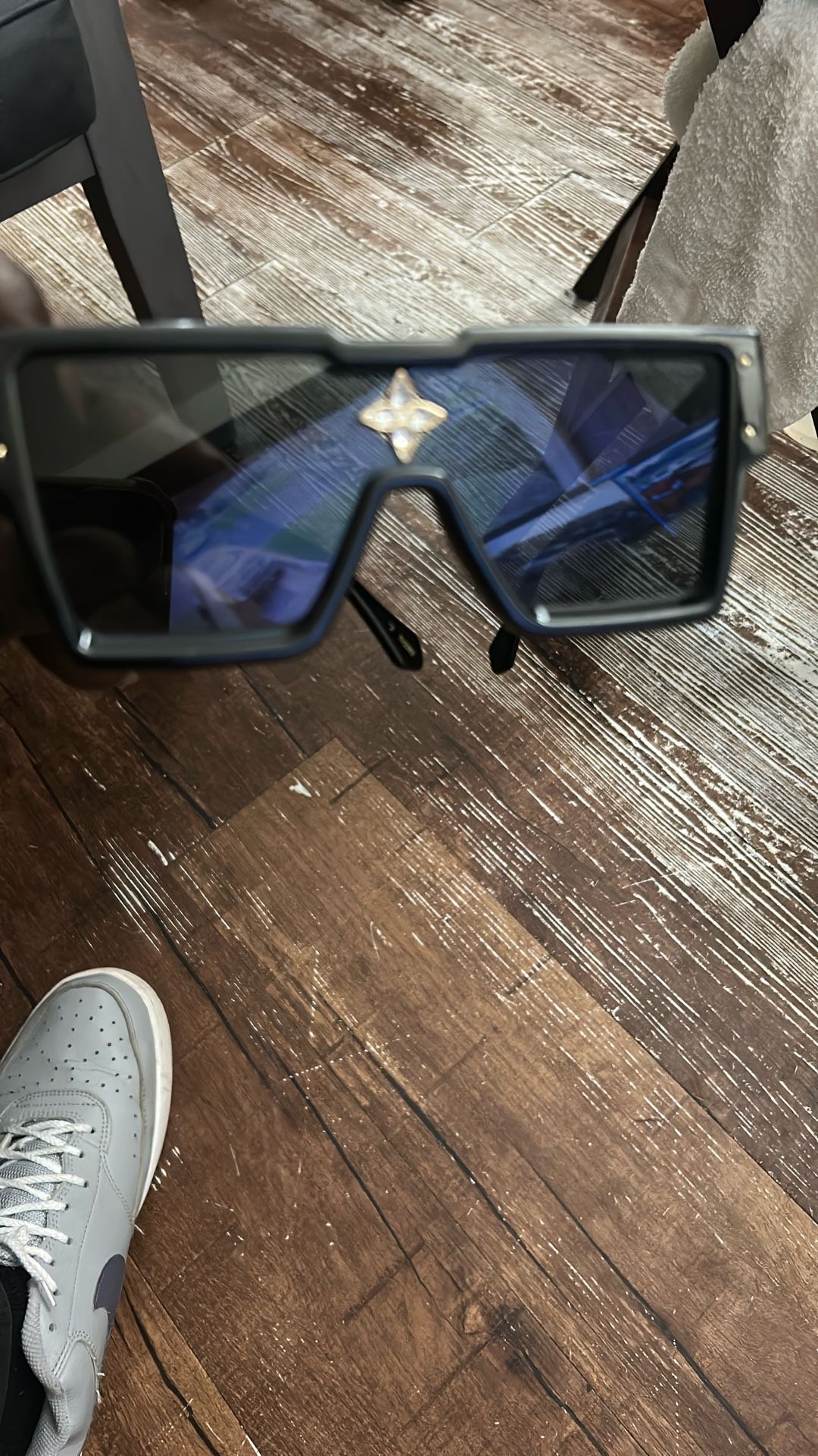 Authentic Louis Vuitton Cyclone glasses