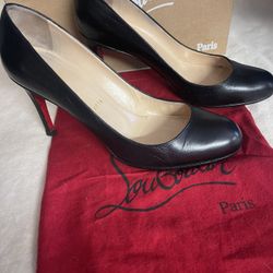 Christian Louboutin Classic Heel In black