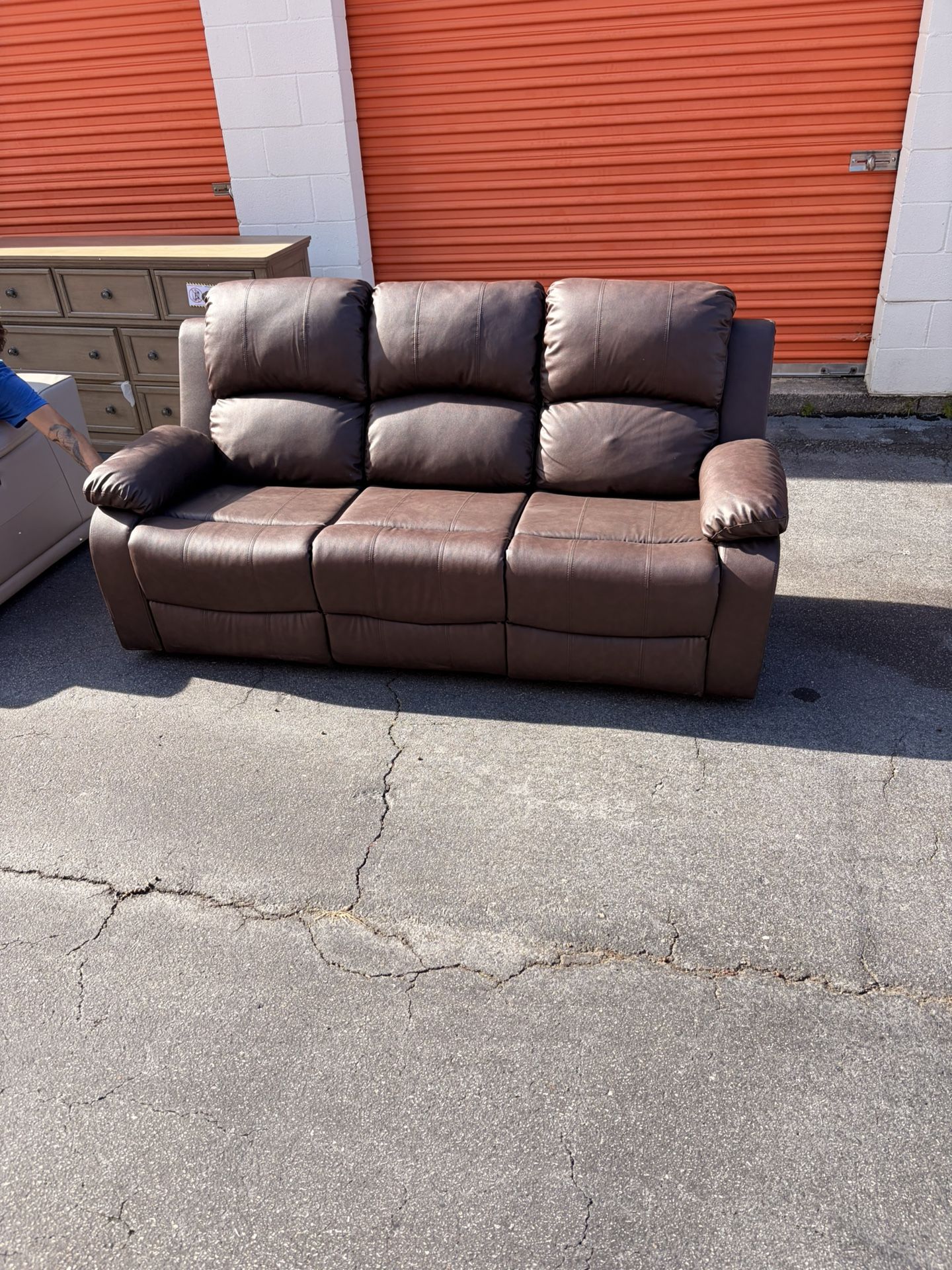 Leather Couch With Recliners