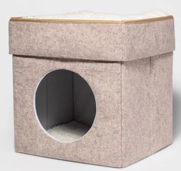 Cat Condo BOOTS & BARKLEY