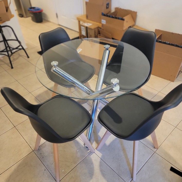 SMALL GLASS AND CHROME DINING TABLE & 4 CHAIRS