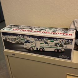 2006 Hess Truck **Unopened**