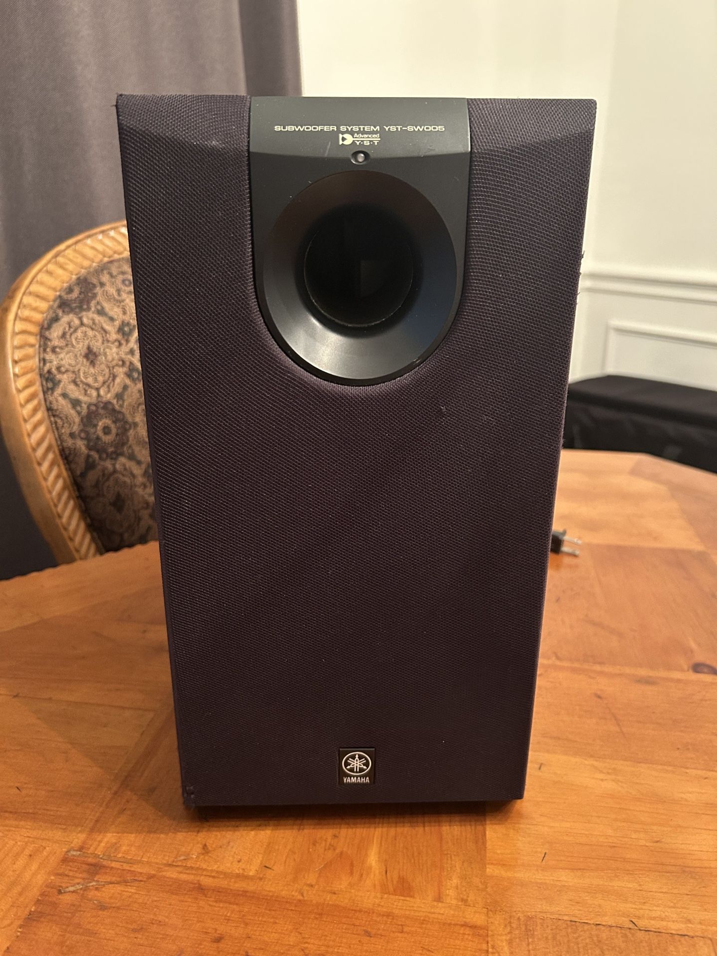 Yamaha Subwoofer (YST-SW005)