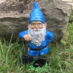 Brand New Very  Nice Solid Hard 12 Ibs Big Gnome 16 Inches 