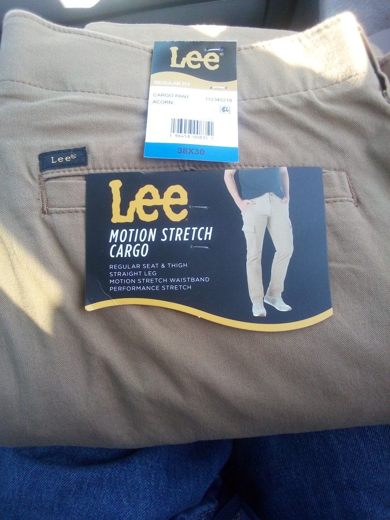 brand new LEE motion stretch cargo pants. - brown 38 X 30