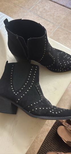 Black boots woman’s size 7.5
