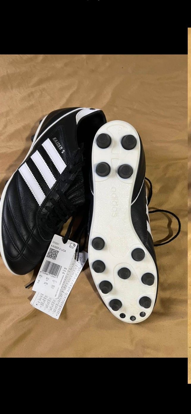 Adidas Kaiser Size 9 Y 9.5 $130