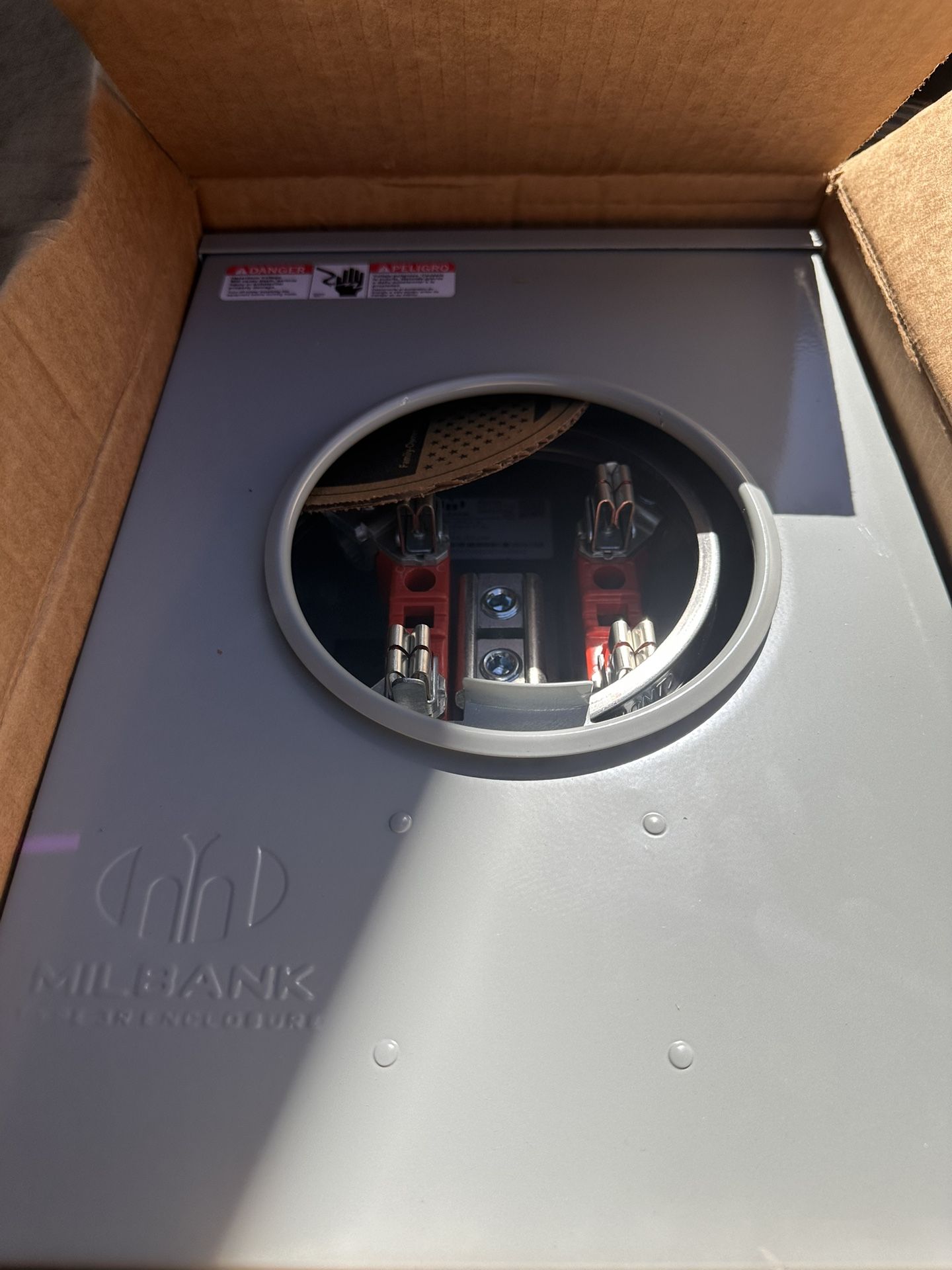 Milbank 200 Amp Meter Can 120/240v Single Phase