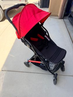 Compact folding stroller