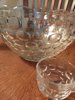 Vintage Punch Bowl & 12 Cups/Clips