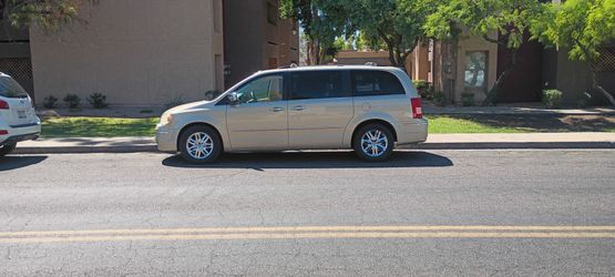 2010 Chrysler Town & Country