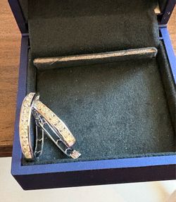 10KT SOLID GOLD DIAMOND HOOP EARRINGS
