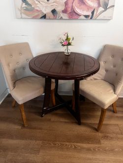 Dinning room table with 2 chairs