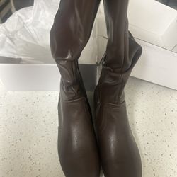 Dream Pairs  High Knee Boots Brown size 8