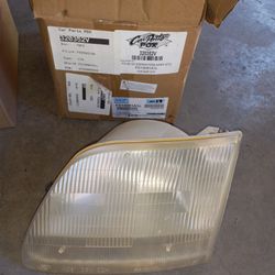 Used 1997 - 02 Ford Expedition Head Lights 