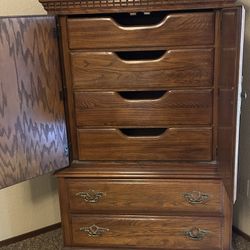 Like New Large Bedroom Set 