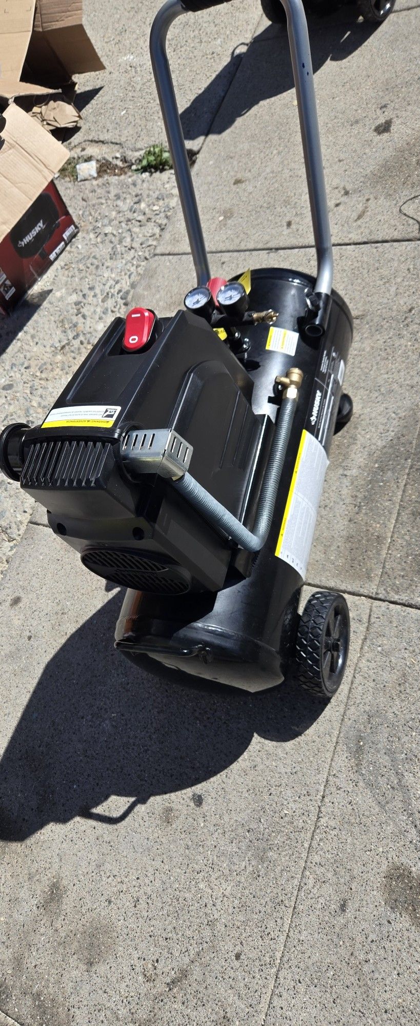 Husky 8 Galones Electric