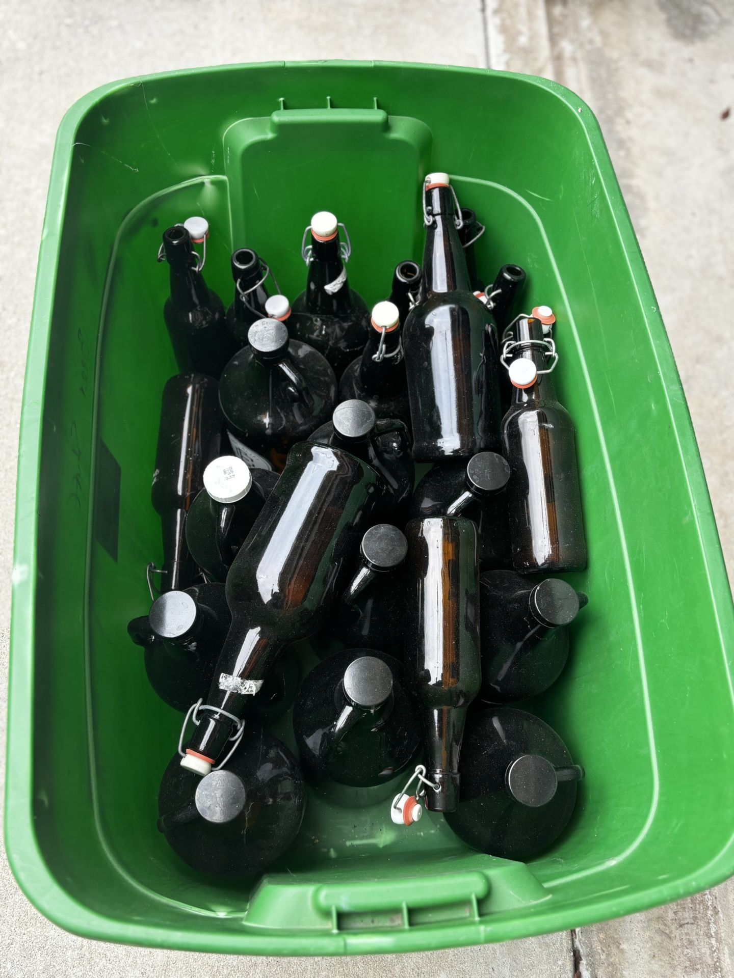 Beer Making Supplies - Growlers, Pop Top, Buckets, Supplies