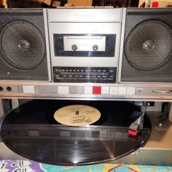 VINTAGE 1984  PANASONIC SG-J500 BOOMBOX RECORD PLAYER  CASSETTE TAPE RADIO READ DESCRIPTION 