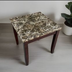 2 End Tables 