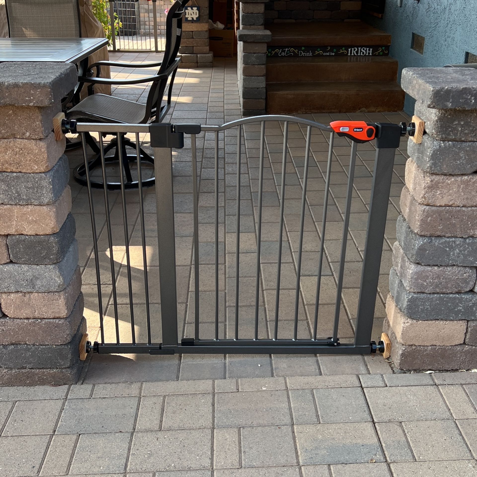 frisco outdoor dog gate