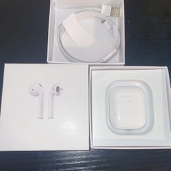 Apple AirPod 1st Generation (With Charger)