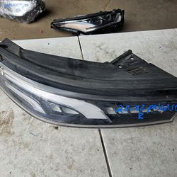 Hyundai palisade right Headlight oem