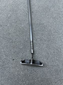 Golf putter